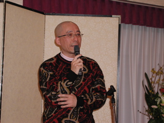 横山氏