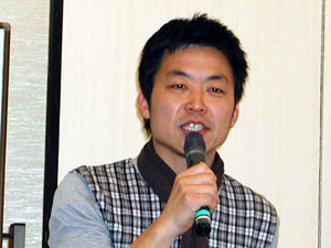 講演する比留間洋一氏
